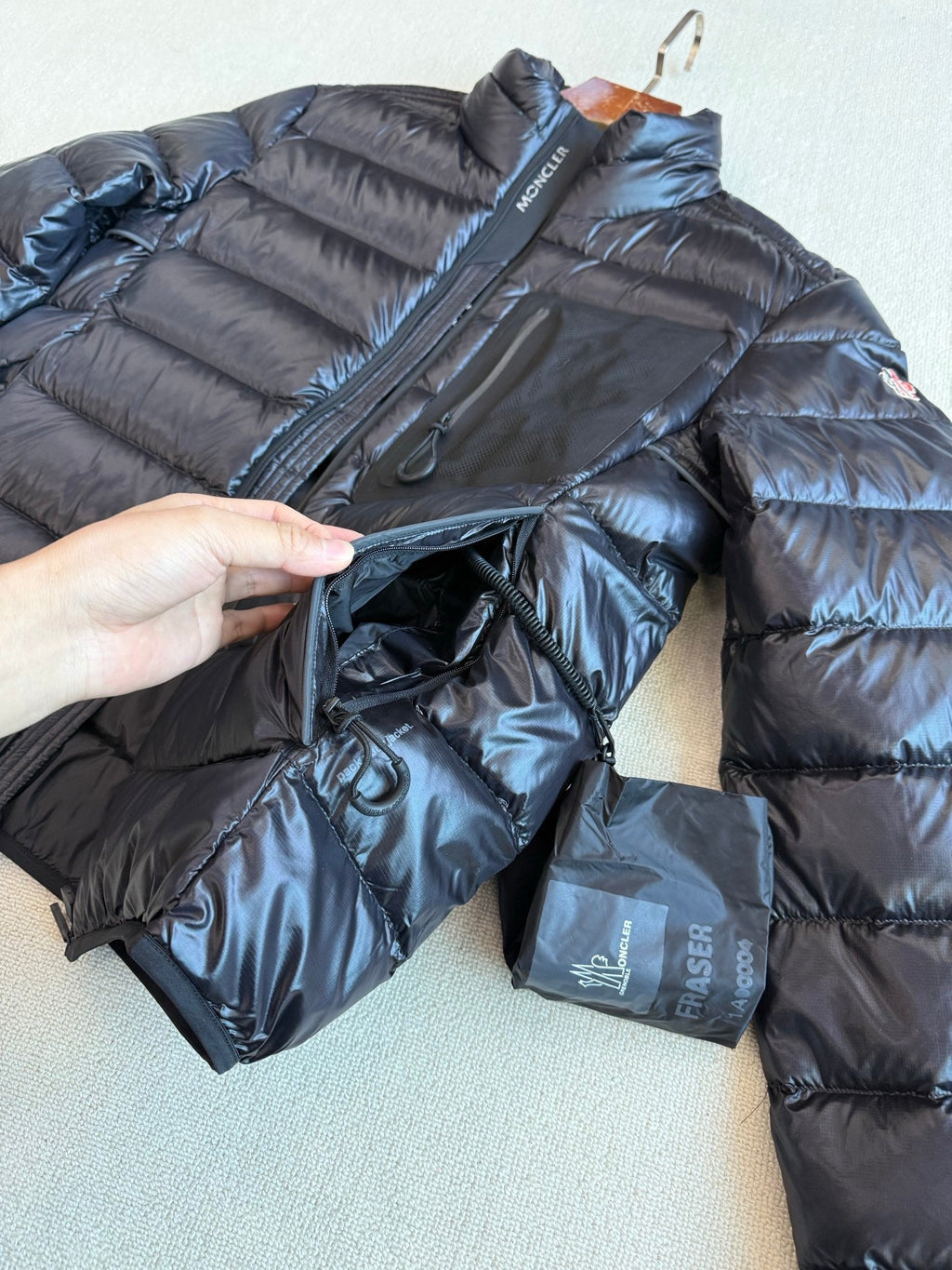 MC 2025 Short Down Jacket Black Gloss Polyester