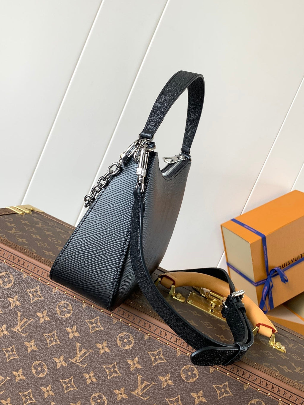 LV Hopscotch Bag 25cm Black Grained Epi Cowhide Sliver HW