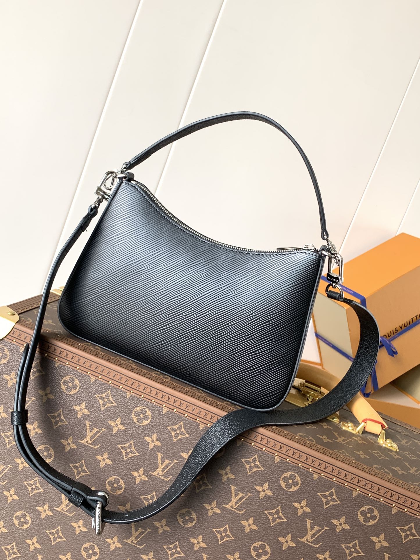 LV Hopscotch Bag 25cm Black Grained Epi Cowhide Sliver HW