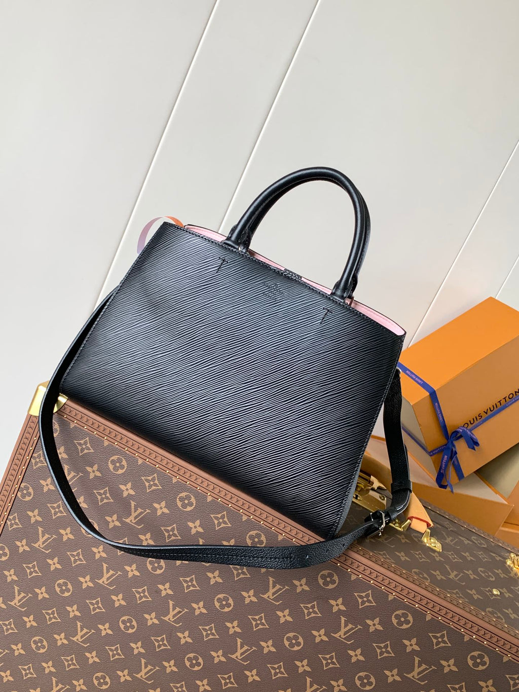 LV Marelle 30cm Tote Bag Black mix White Epi grain leather 241074