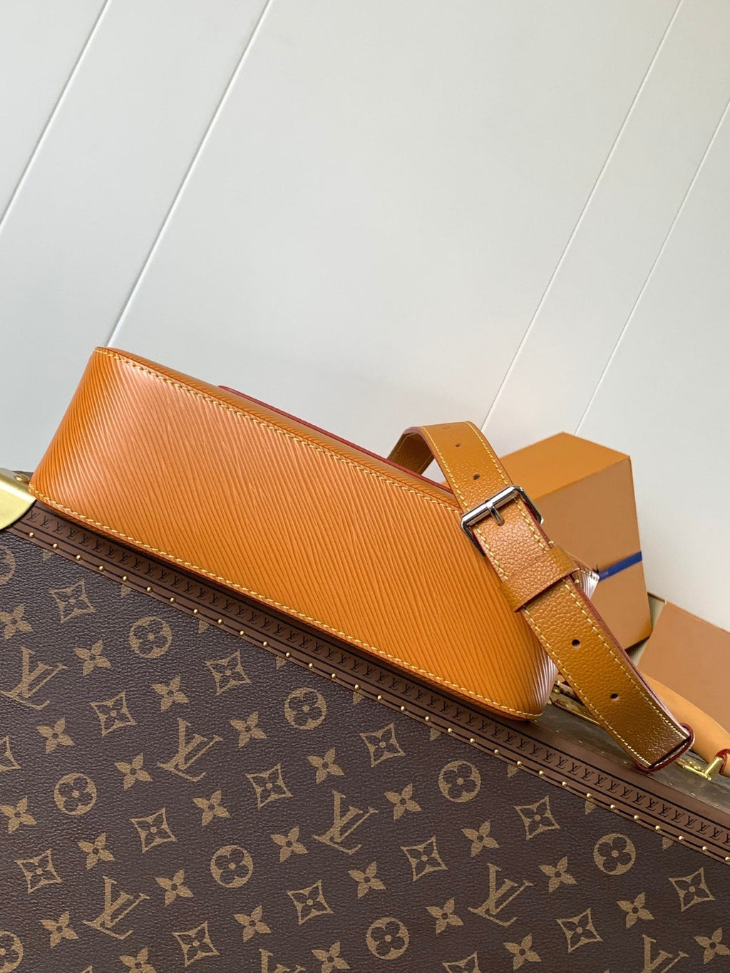 LV Marelle 25cm Caramel Epi Grain Cowhide Metal HW
