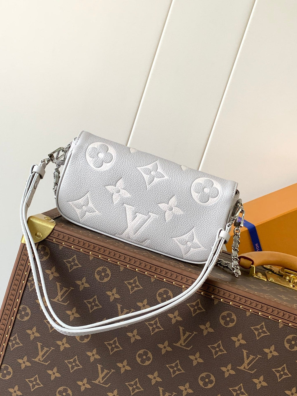 LV WOC 23.5cm Brume Gray Embossed Cowhide Metal HW