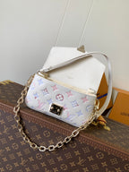 LV 25s Pochette Métis East West Dream Monogram Embossed Cowhide-Light GHW