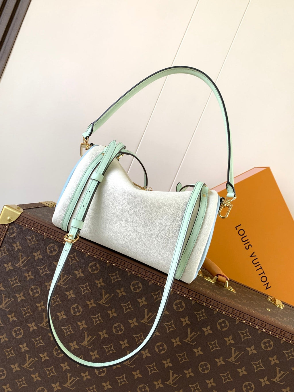 LV M26905 Express PM Handbag 26cm Sea Mist Cowhide GHW