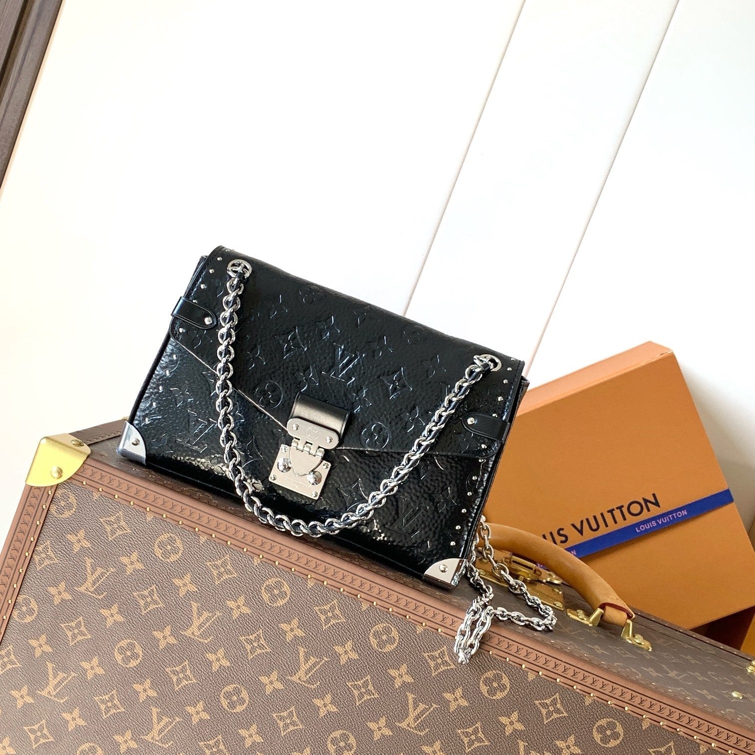 LV M28137 Trunkie Black Calfskin