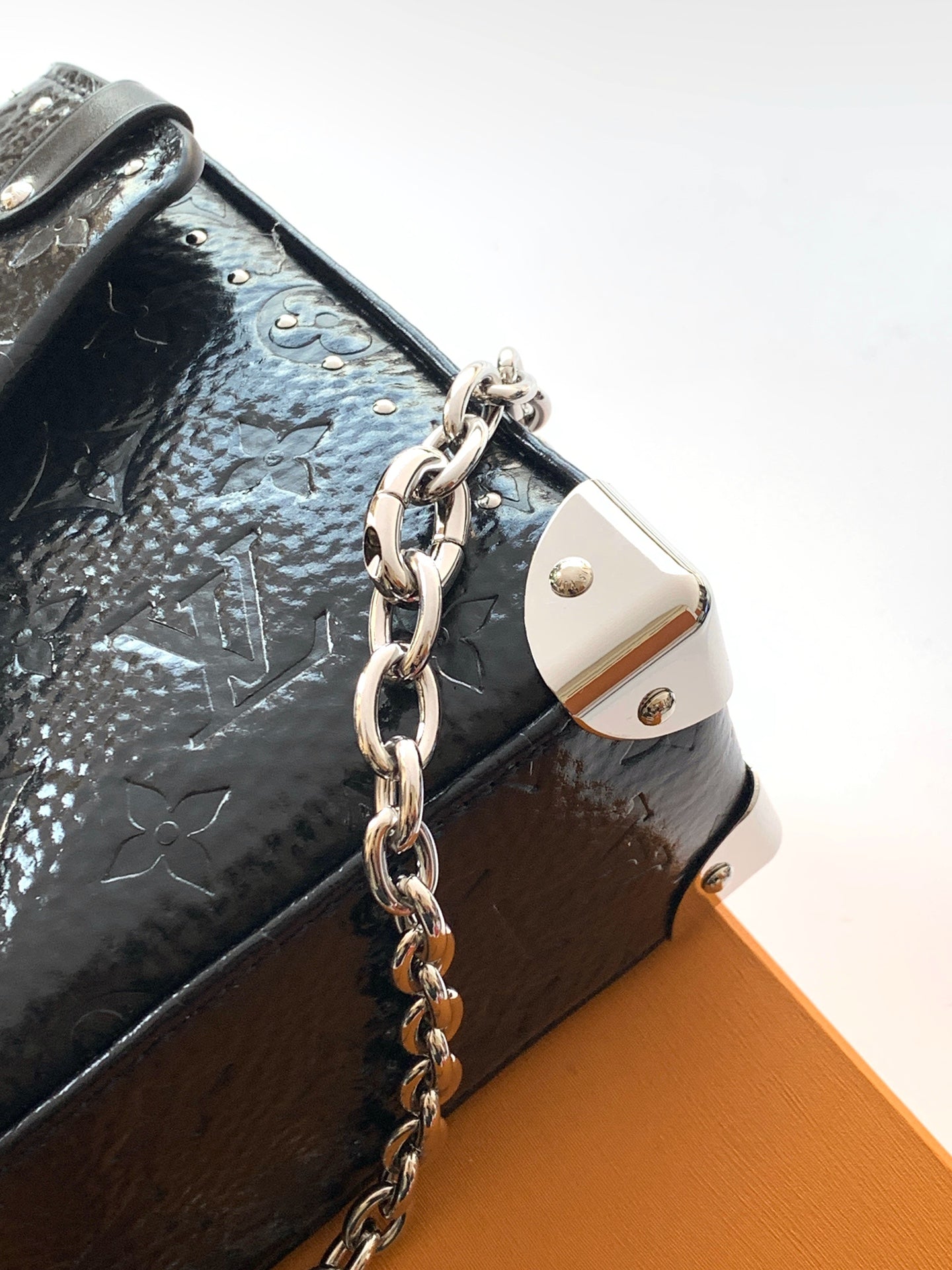 LV M28137 Trunkie Black Calfskin