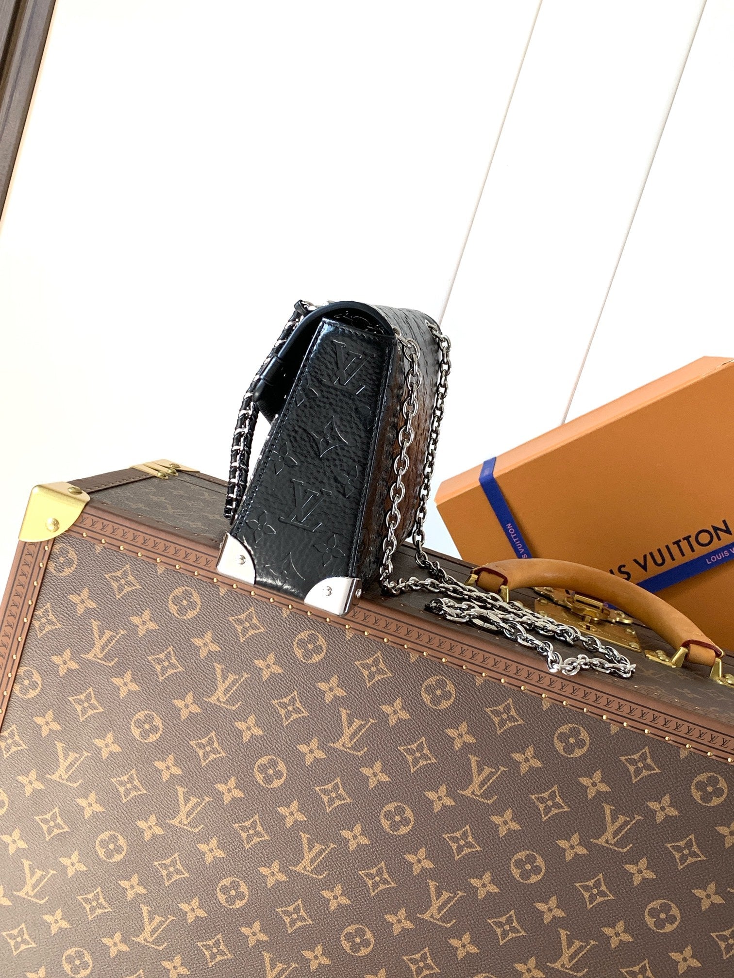 LV M28137 Trunkie Black Calfskin