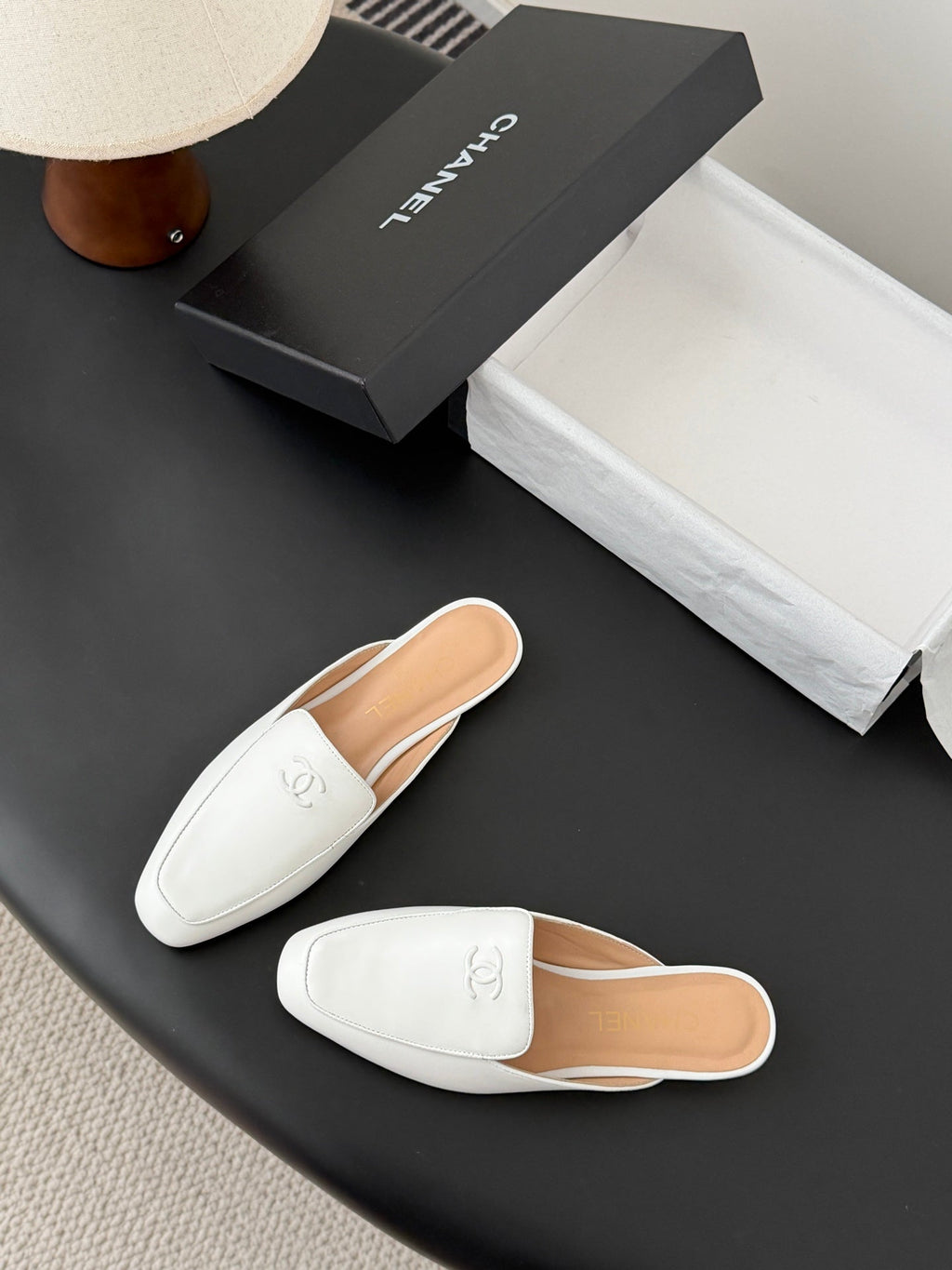 CC 26SS Loafers Mule White Lambskin 670817