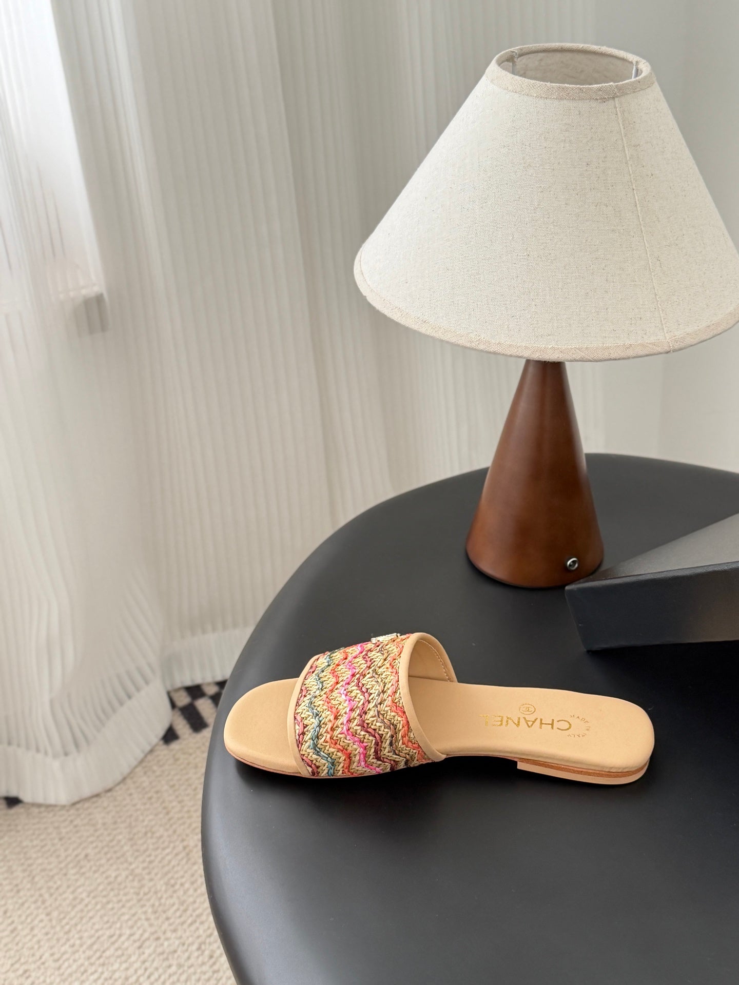 CC 26SS Slippers Beige Colorful Woven Lambskin 670821