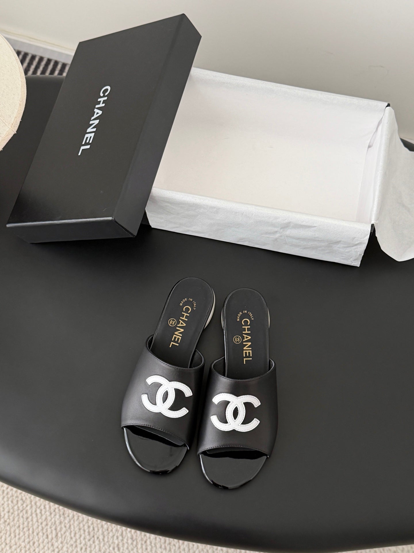 CC 26SS Mary Jane Slippers Black Lambskin Patent Leather 670614
