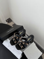 CC 26ss Chain Slippers Black Sheepskin 670304