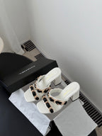 CC 26ss Chain Slippers Black White Sheepskin 670305