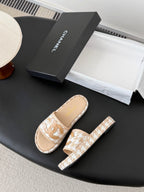 CC 26ss Slippers Beige Ivory Sheepskin Woven 670371