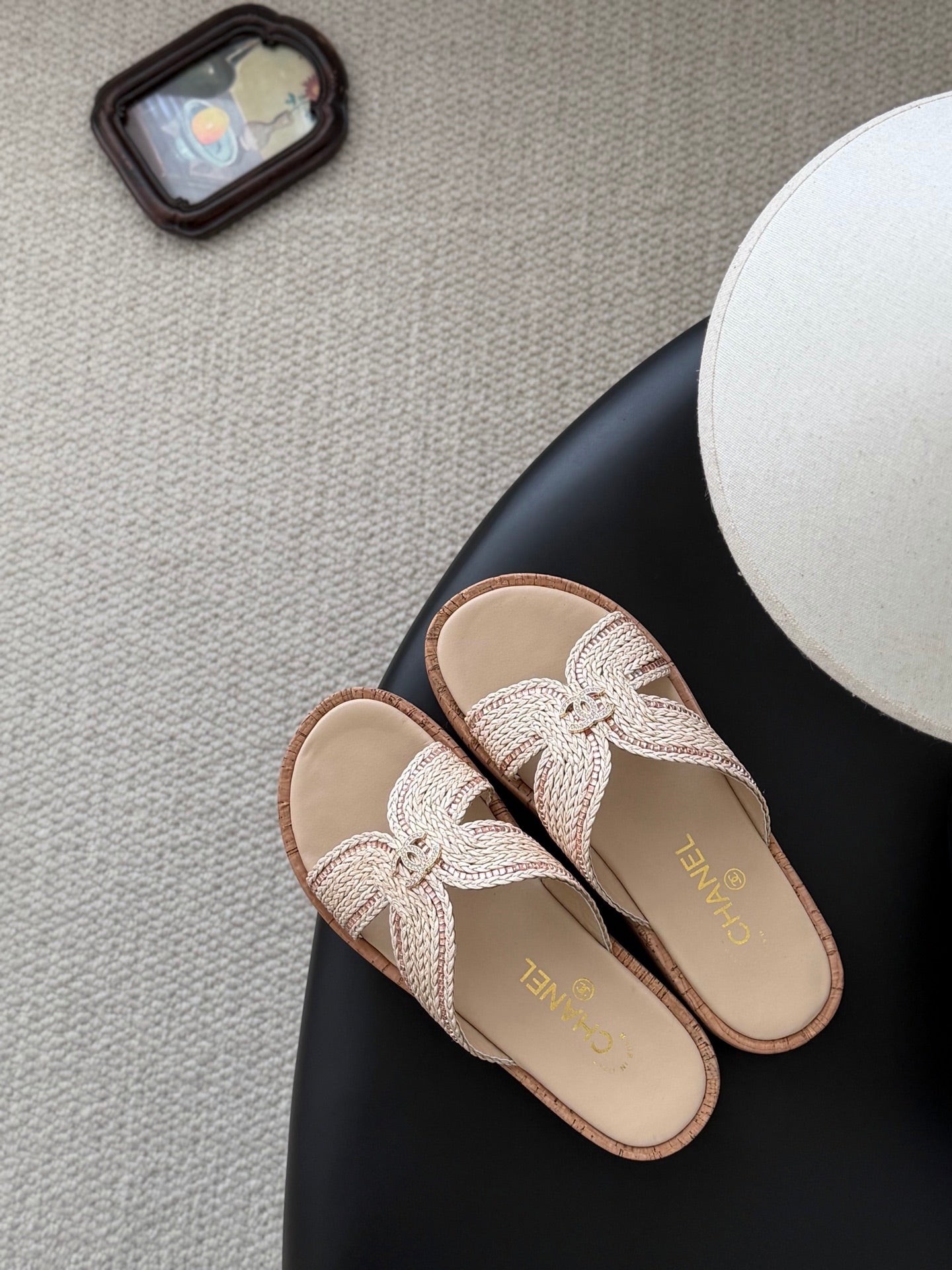 CC 26s Sandals Beige Raffia Sheepskin 670378