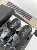 CC 26s Sandals Black Sheepskin 670377