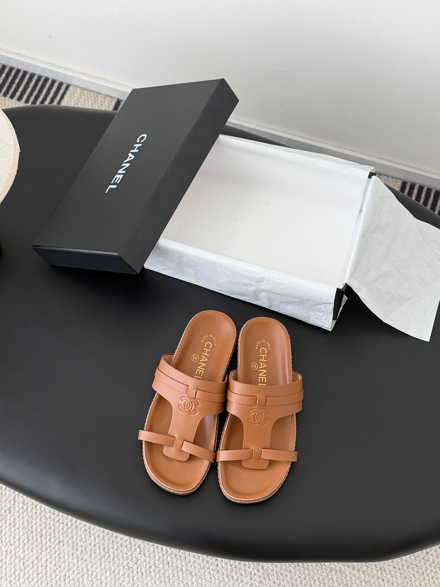 CC 26s Sandals Brown Sheepskin 670378