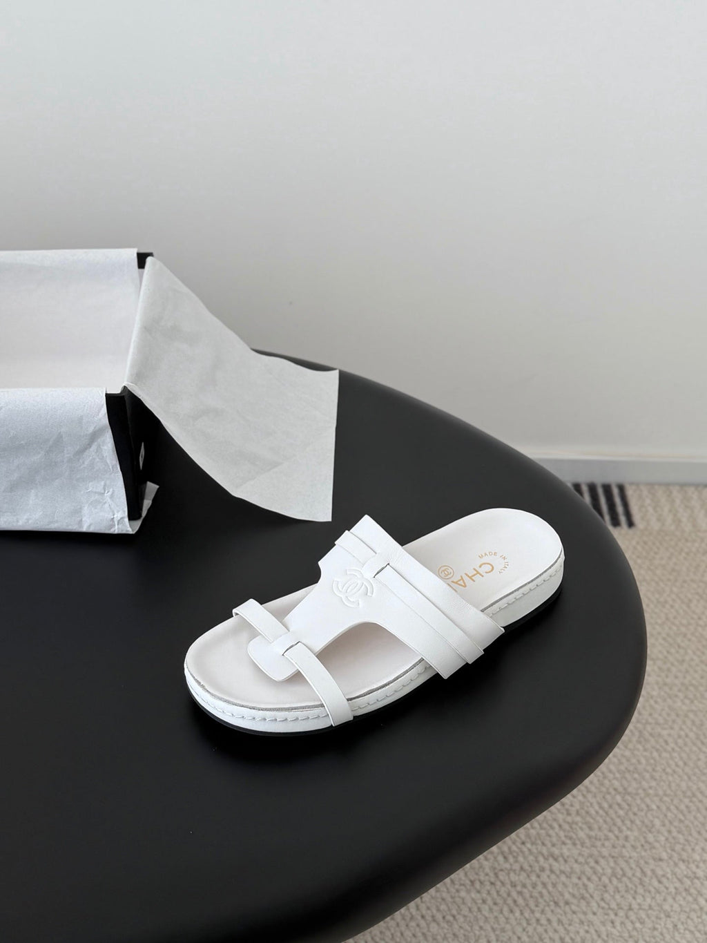 CC 26s Sandals White Sheepskin 670379