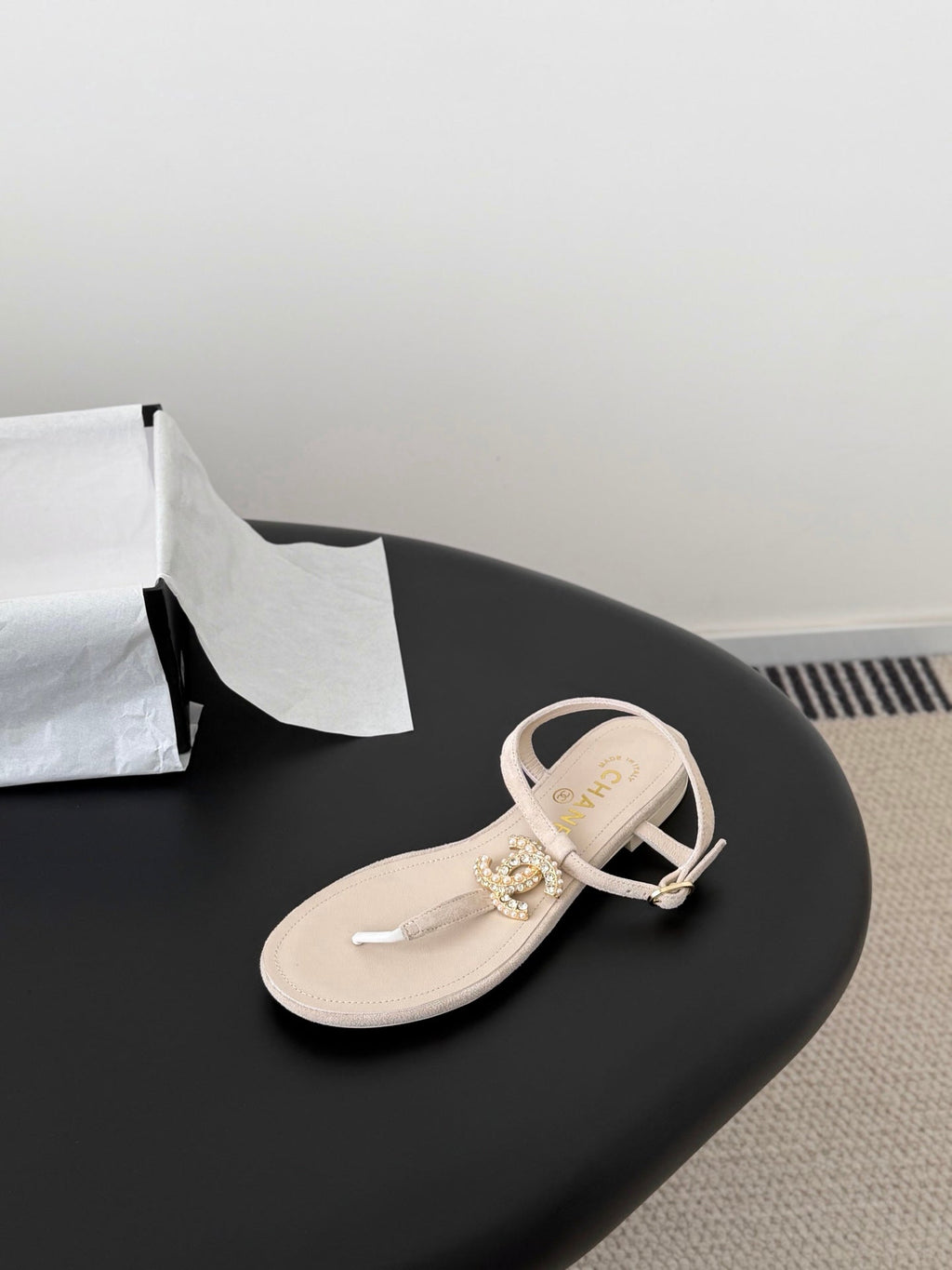 CC Strappy Sandals Cream Suede Sheepskin 670381