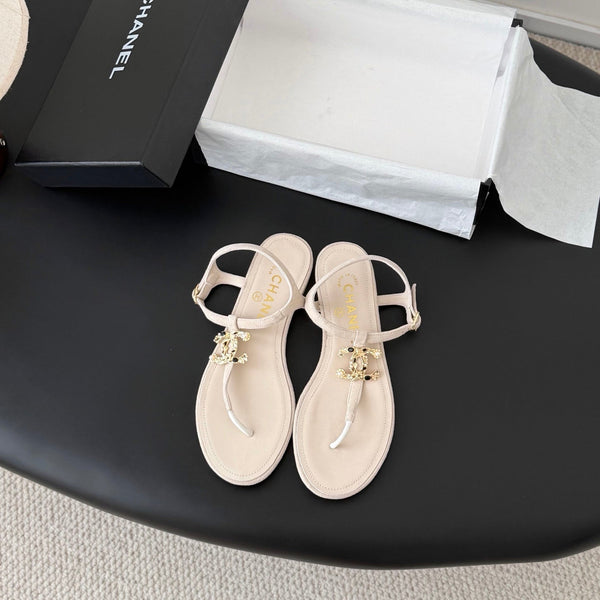 CC Strappy Sandals Cream Suede Sheepskin 670388