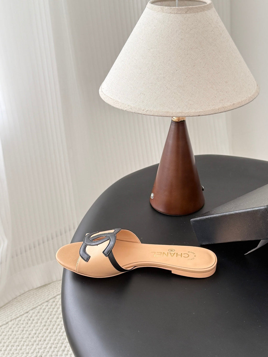 CC 2026 Flat Sandal Beige Black Lambskin 675863