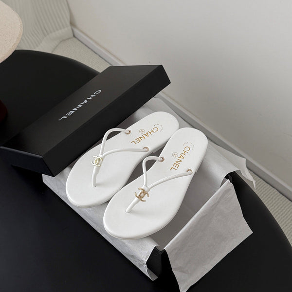 CC 2026 Thong Sandal White Calfskin 675902