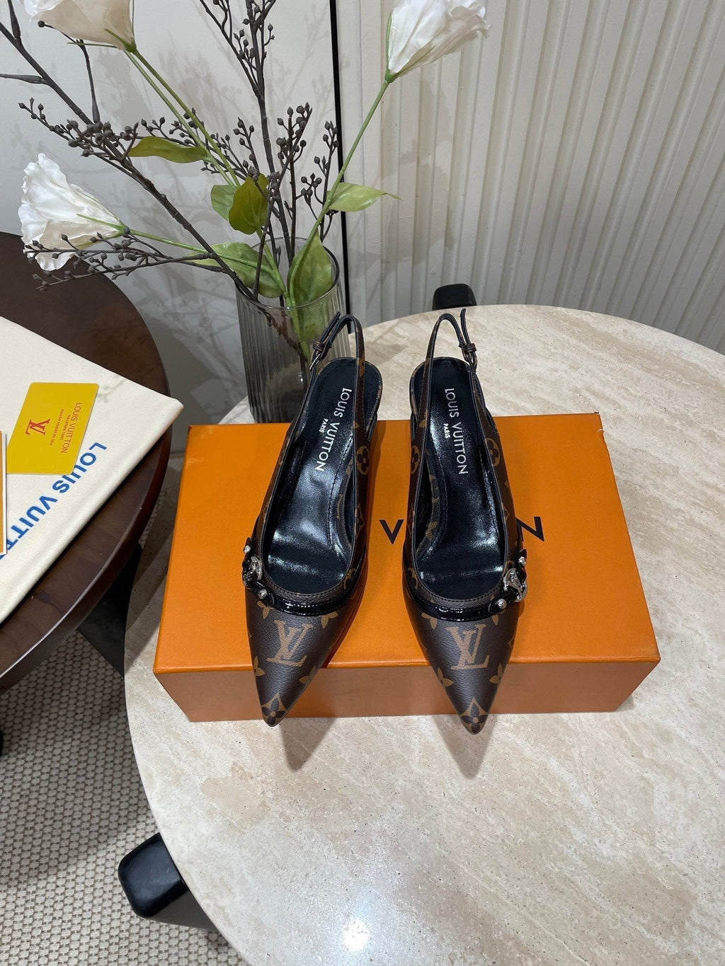 HIGH SLINGBACKS 5 CM IN CHOCOLATE BROWN MONOGRAM CALFSKIN