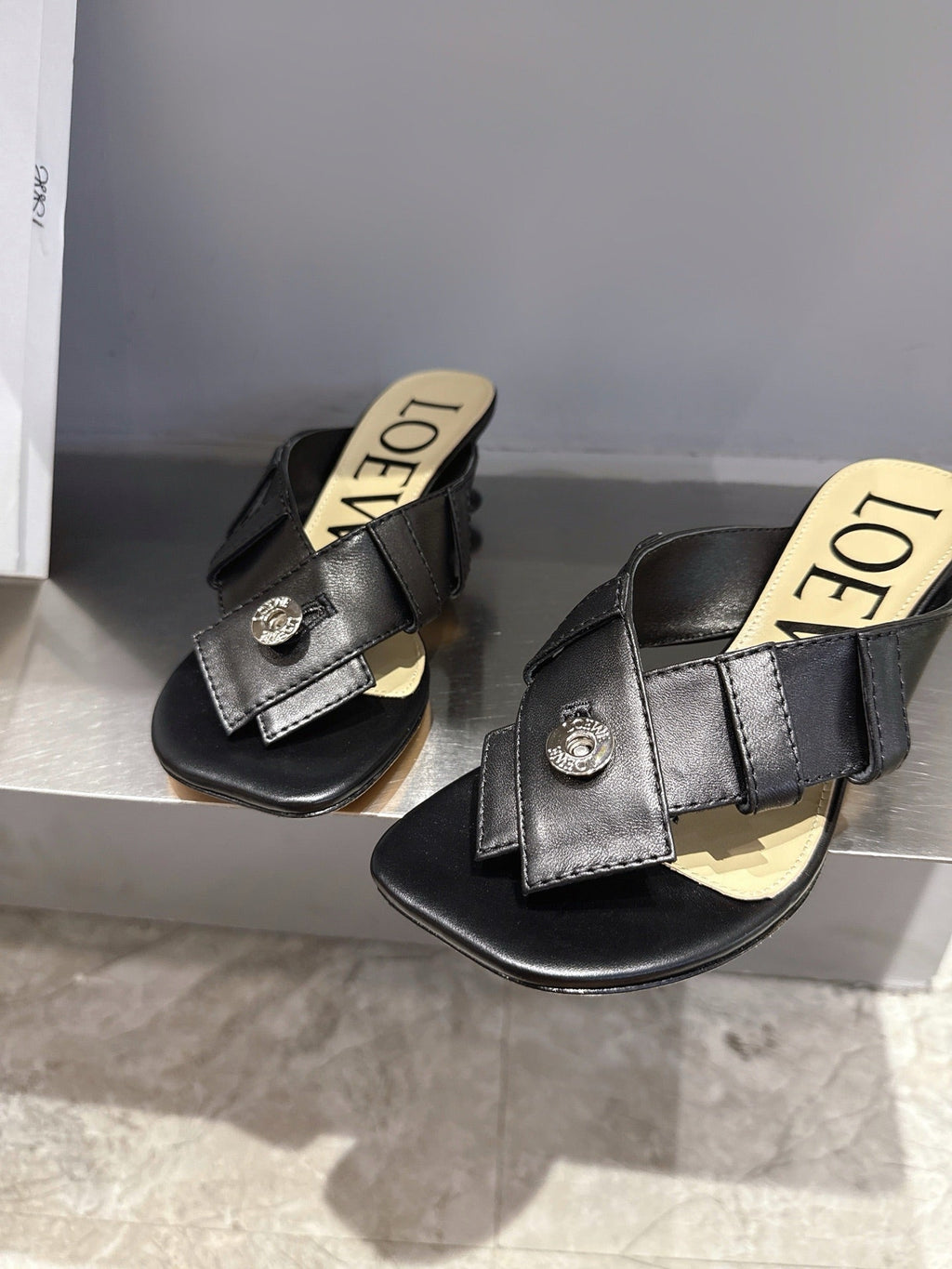 Loewe 25 Toy Panta Toe Thong 5cm Black Sheepskin