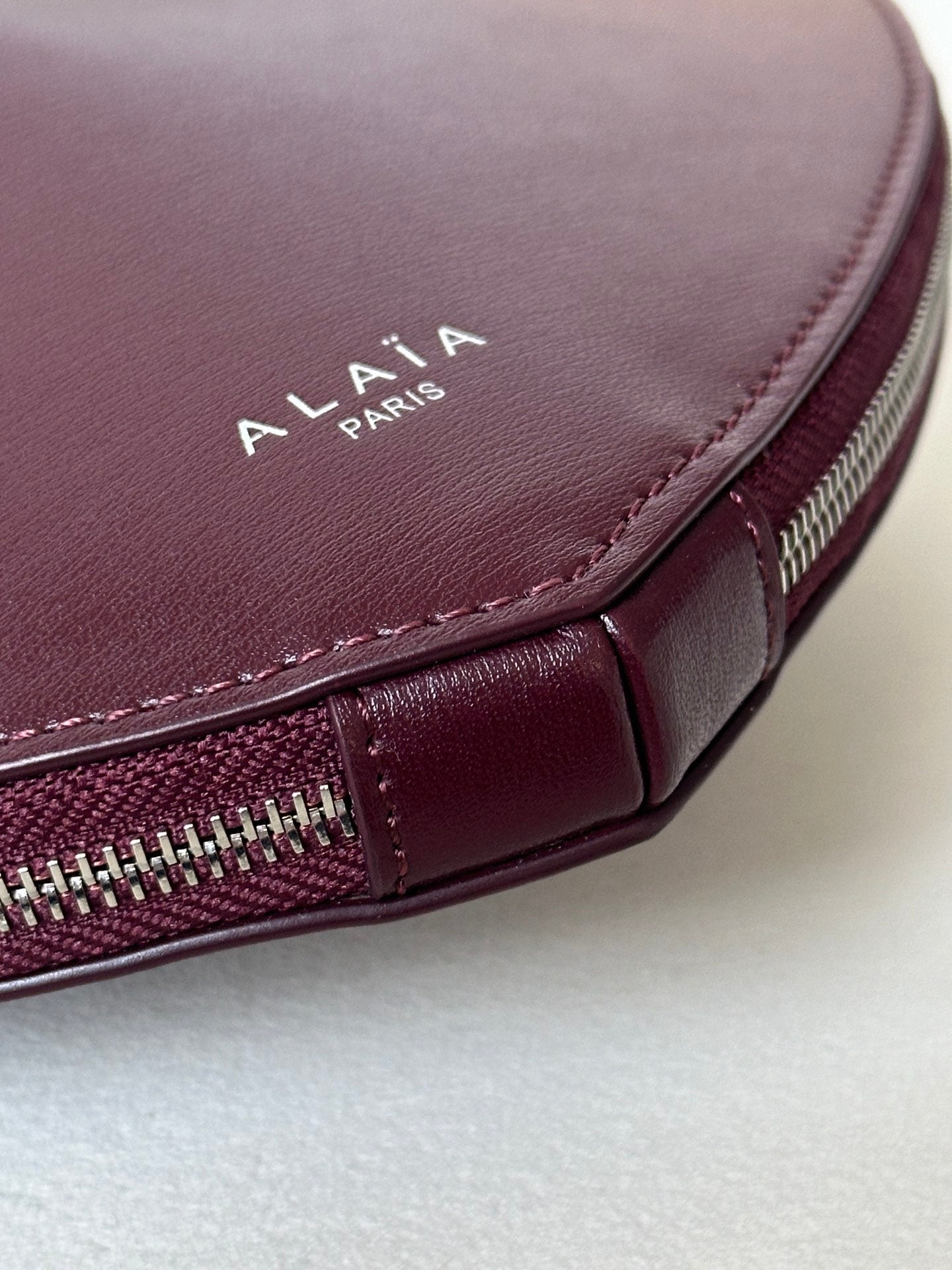 LE COEUR BAG 21 IN BURGUNDY RED CALFSKIN