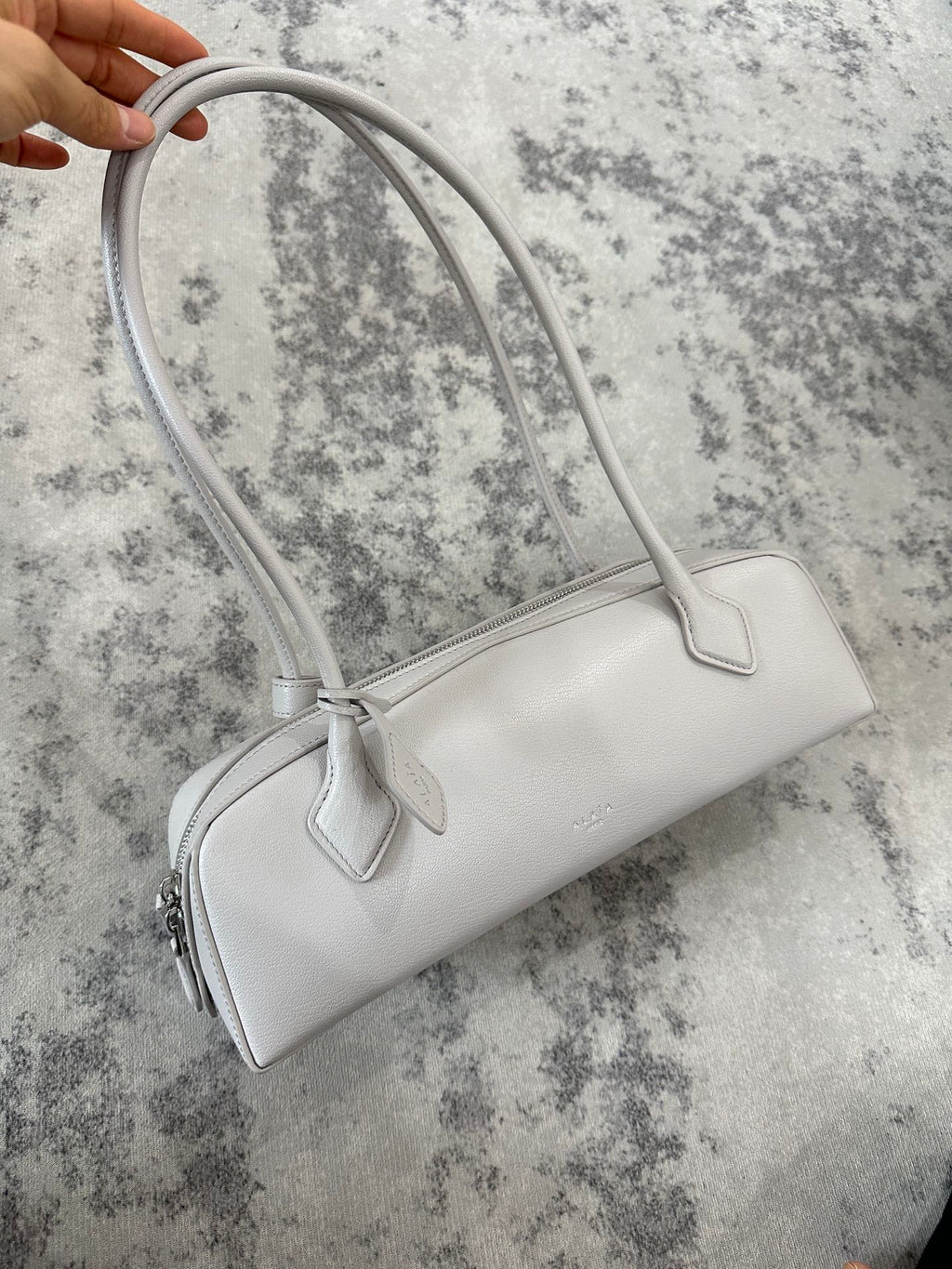 LE TECKEL MEDIUM BAG 32 IN PLATINUM GOATSKIN