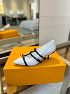 HIGH PUMP 5 CM TRIPLE-STRAP IN WHITE CALFSKIN WITH BLACK STRAP