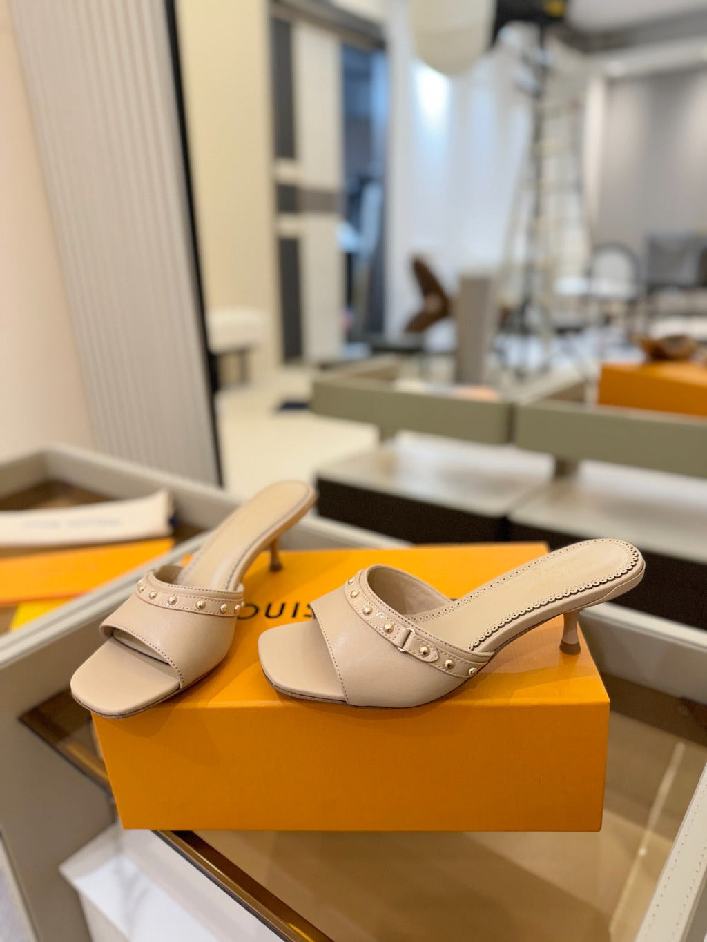 LV x TM 6AM Mule 4cm Beige Sheepskin 241217