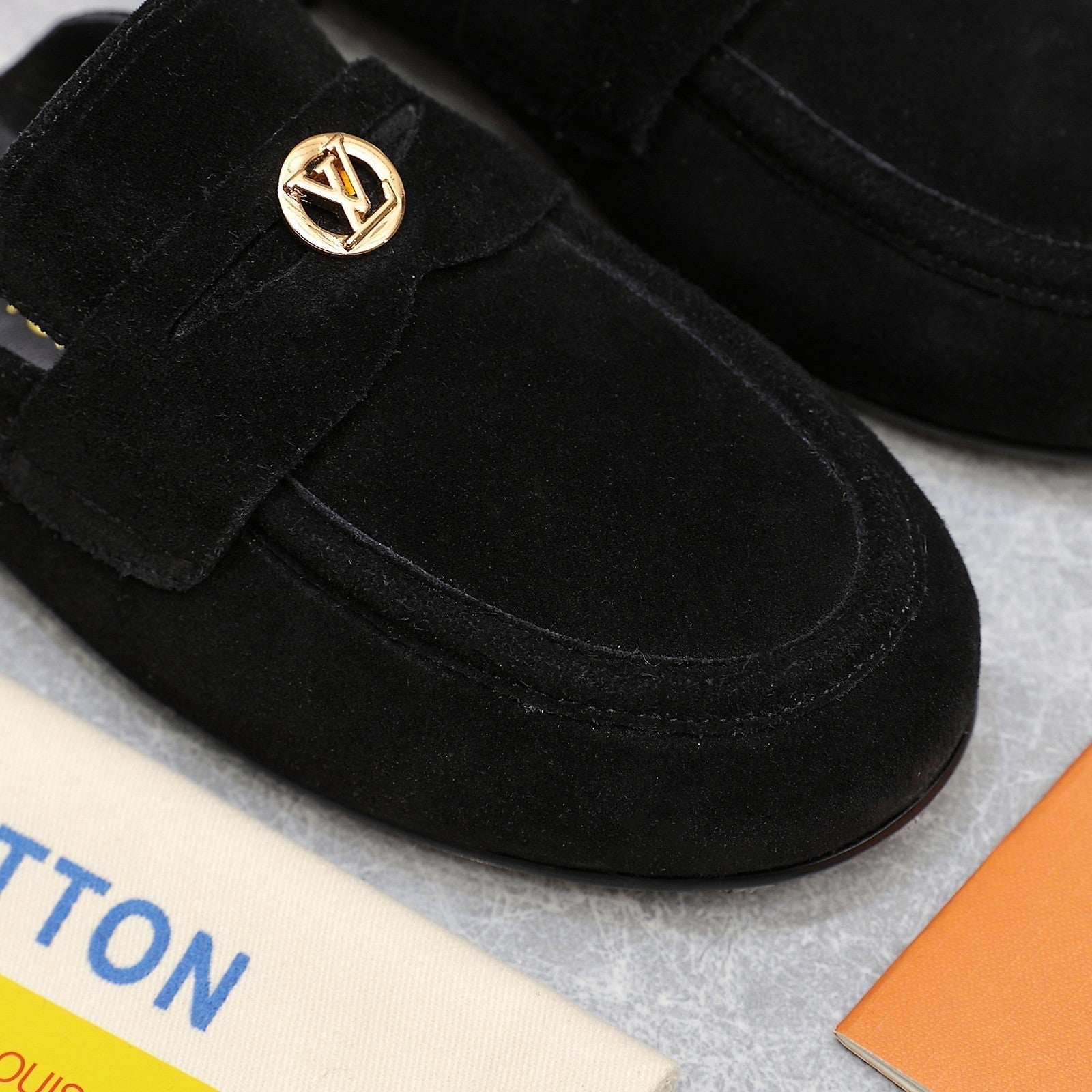 LV 26s Slippers Black Suede 600814