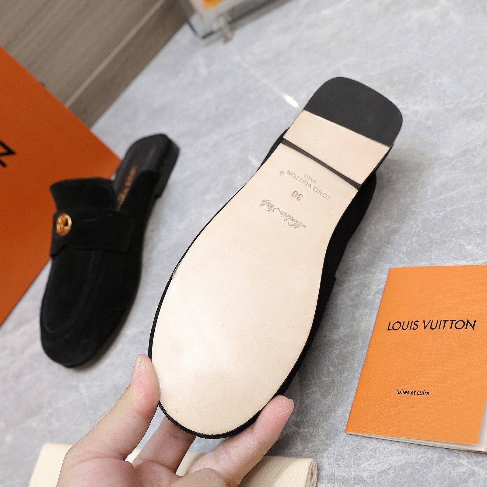 LV 26s Slippers Black Suede 600814
