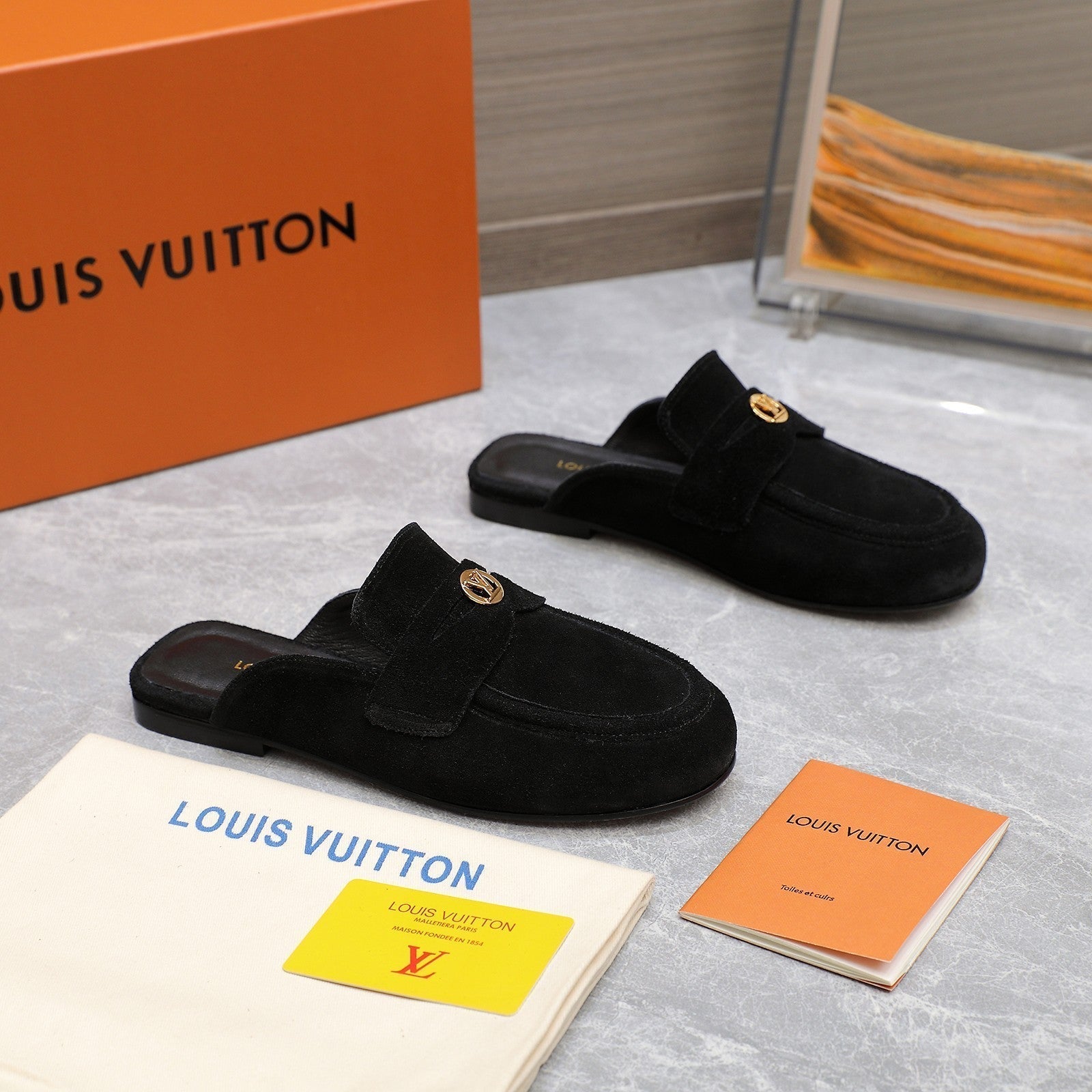 LV 26s Slippers Black Suede 600814