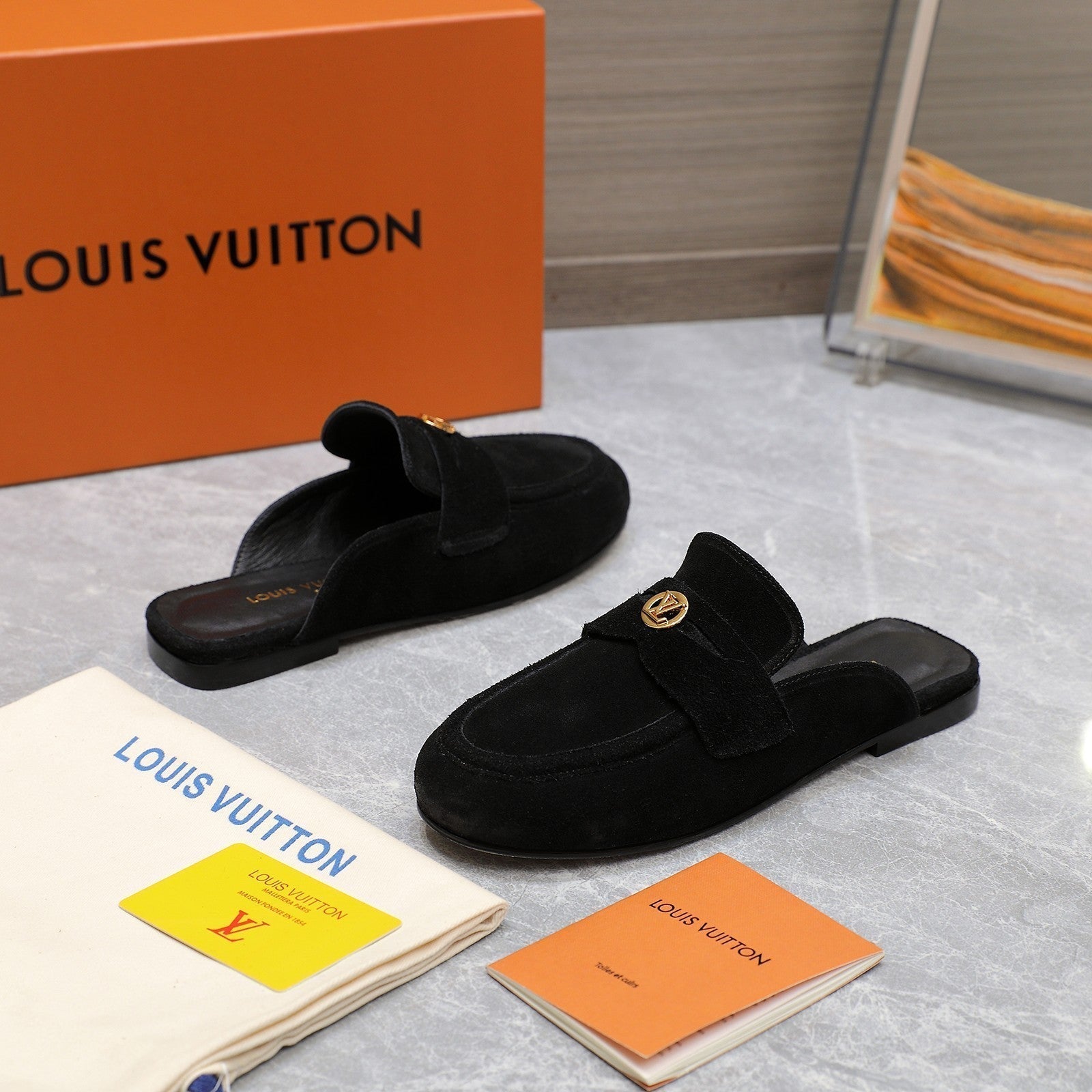 LV 26s Slippers Black Suede 600814