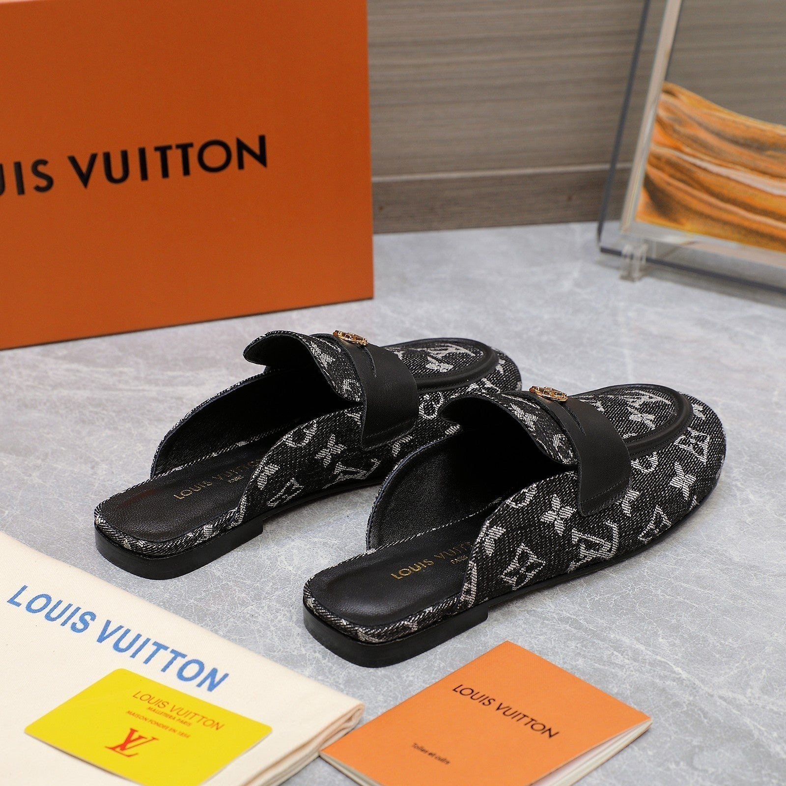LV 26s Slippers Black Monogram Denim 600815