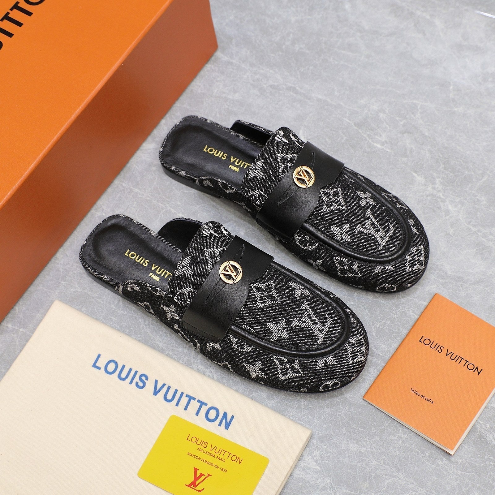 LV 26s Slippers Black Monogram Denim 600815