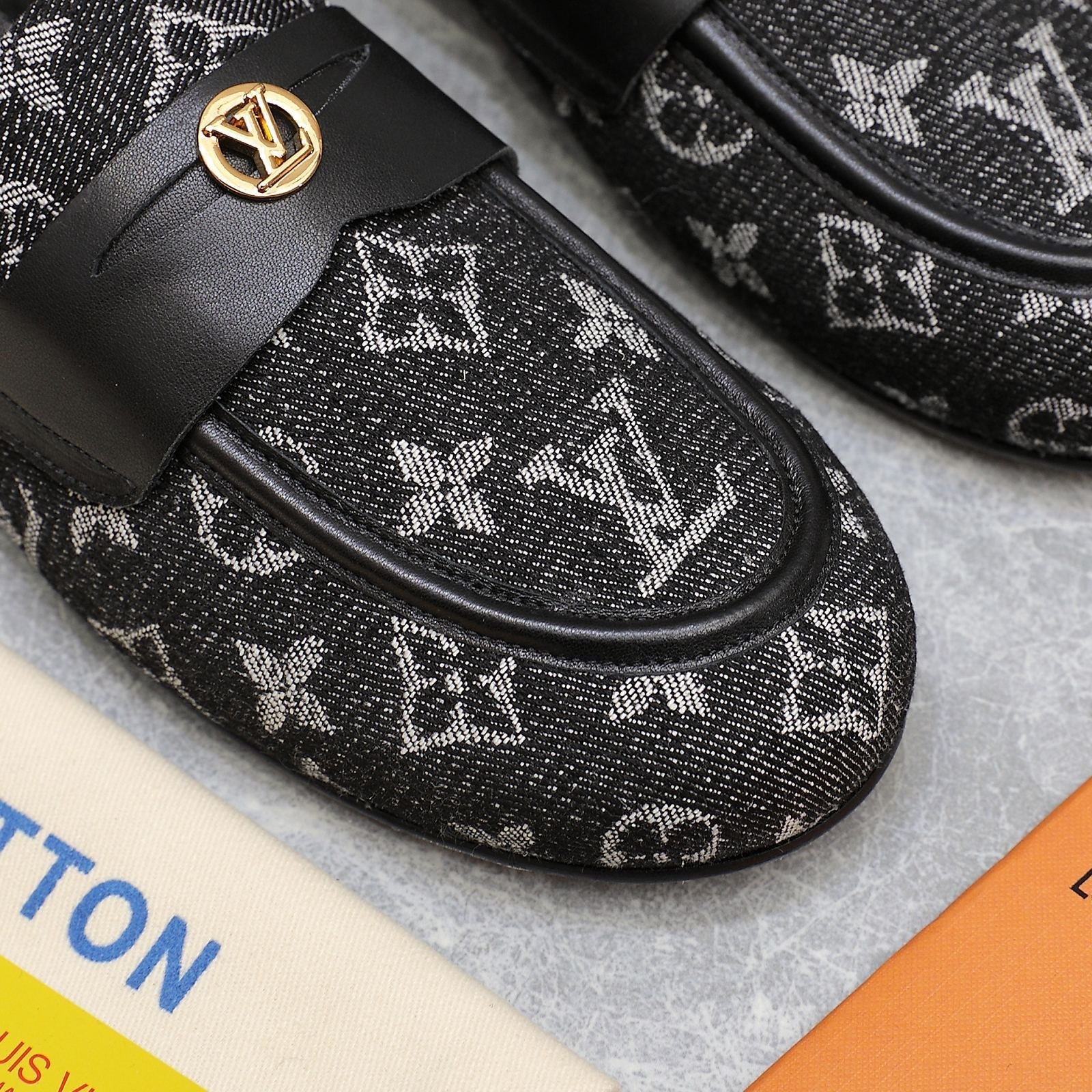 LV 26s Slippers Black Monogram Denim 600815