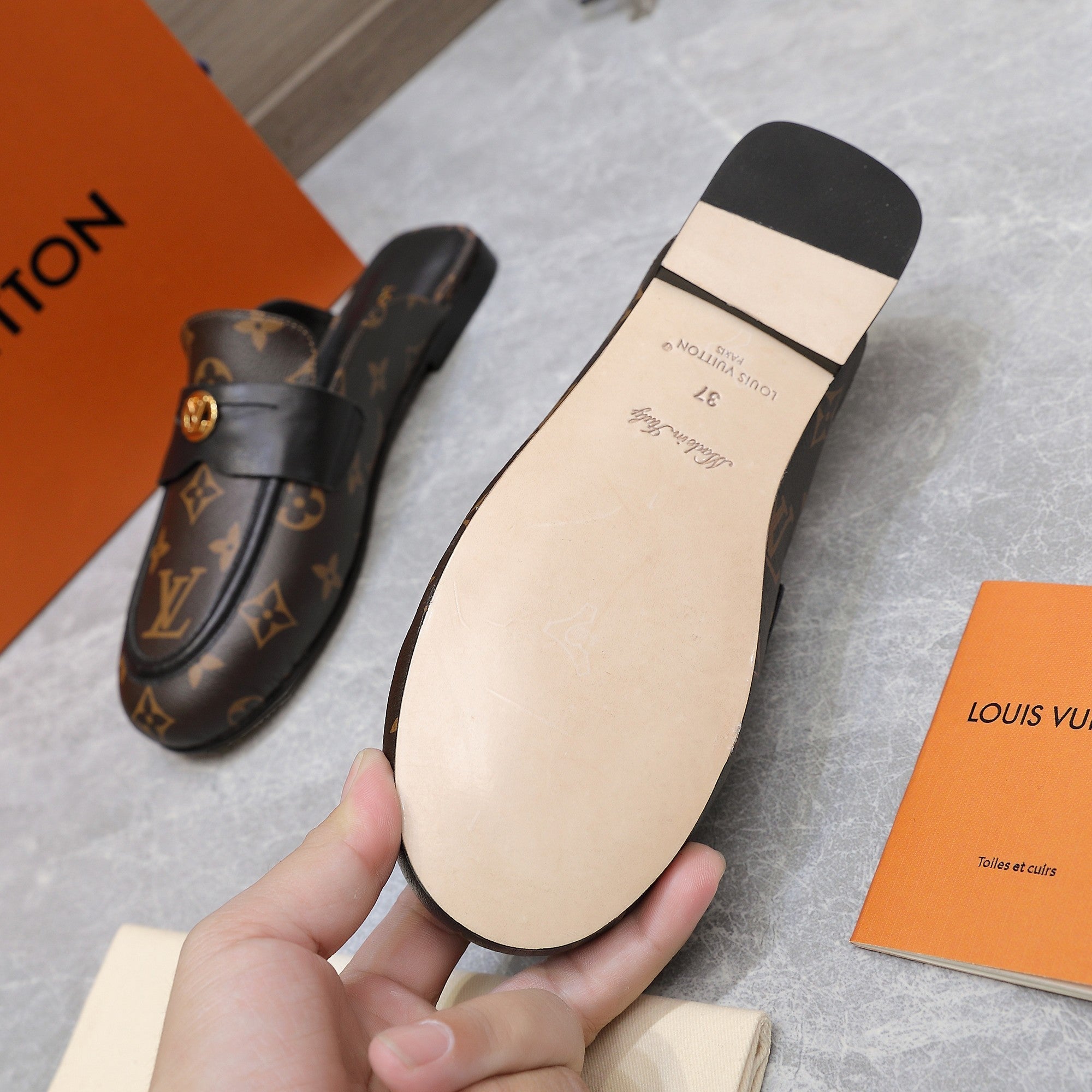 LV 26s Slippers Brown Monogram Leather 600816