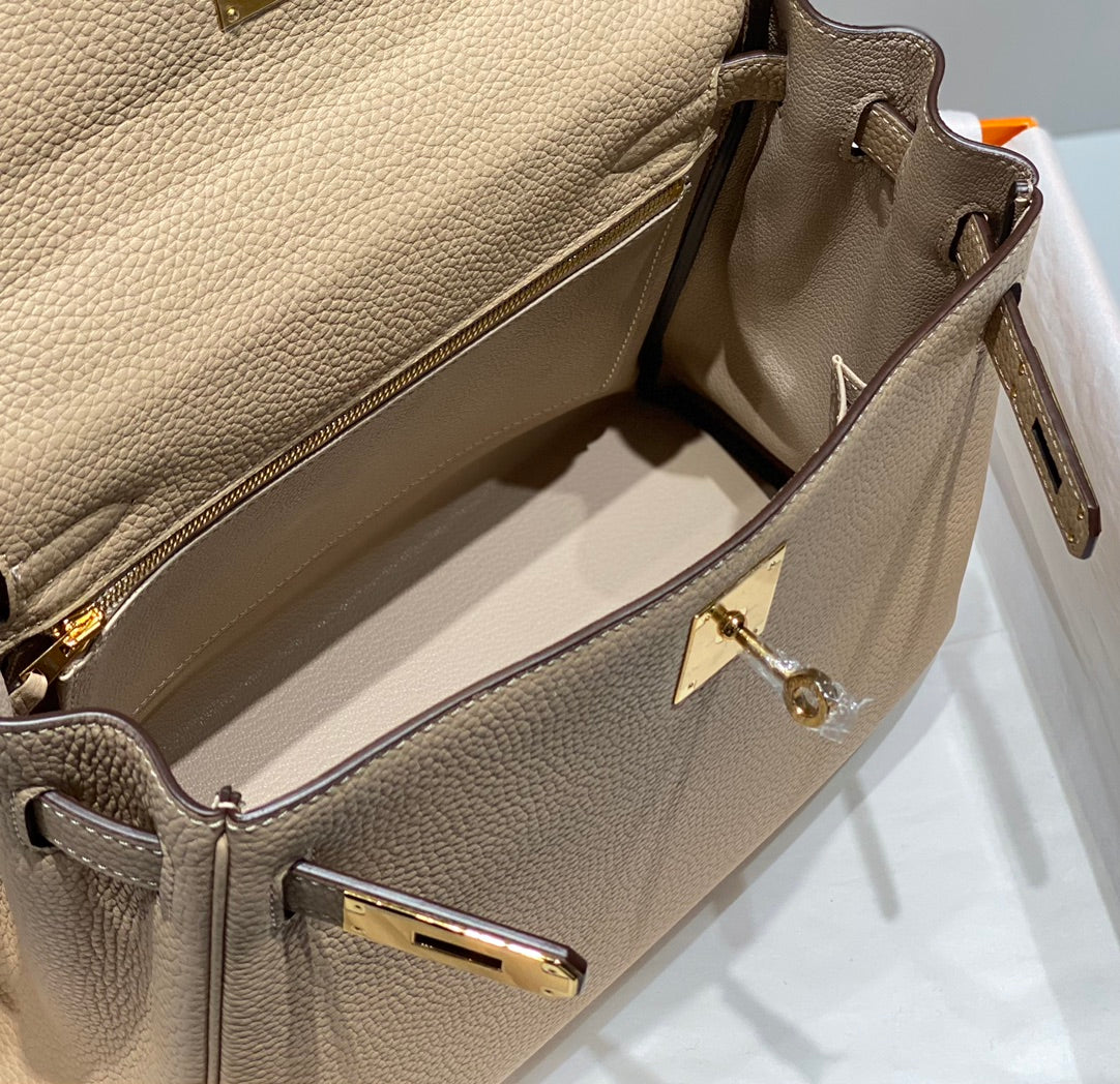 HM KELLY 28CM LIGHT BEIGE TOGO GOLD HARDWARE