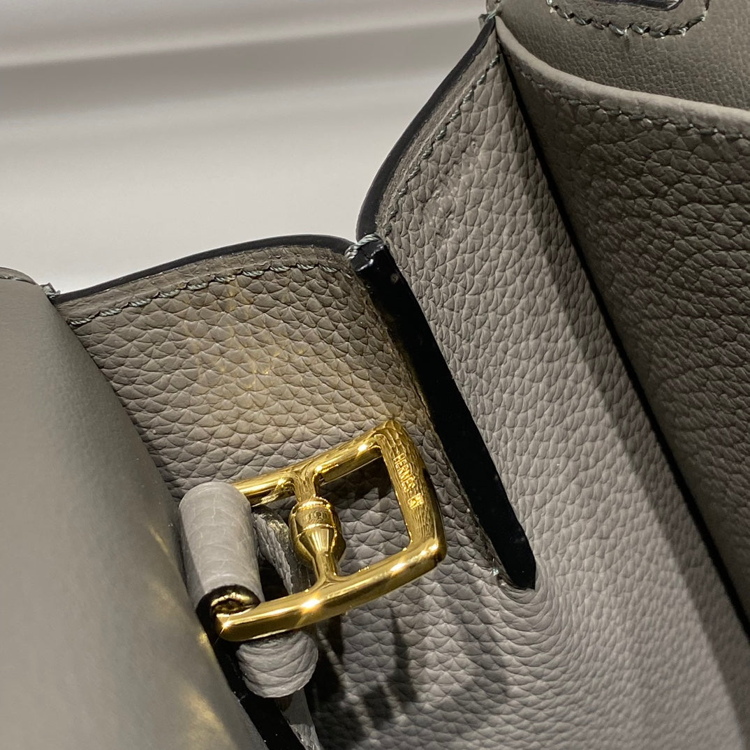 HALZAN 25 HANDLE BAG IN GREY GRAINED CALFSKIN