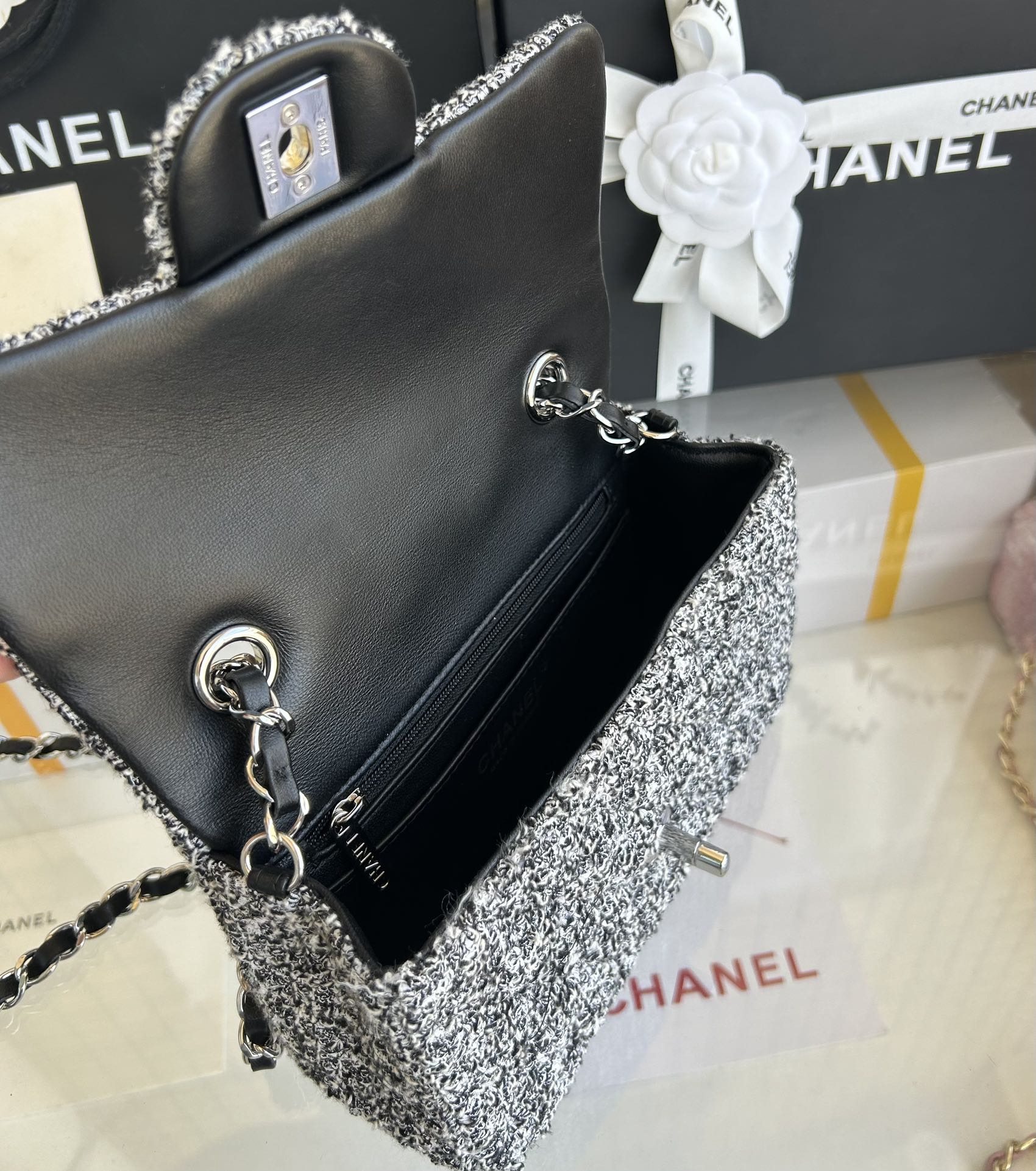 MINI FLAP BAG 20 IN LIGHT GRAY TWEED SILVER HARDWARE