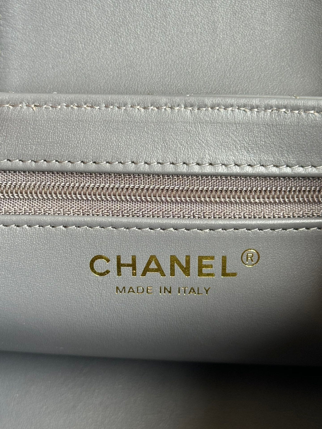 cc 24a nano 19cm kelly shopper bag smoke gray lambskin
