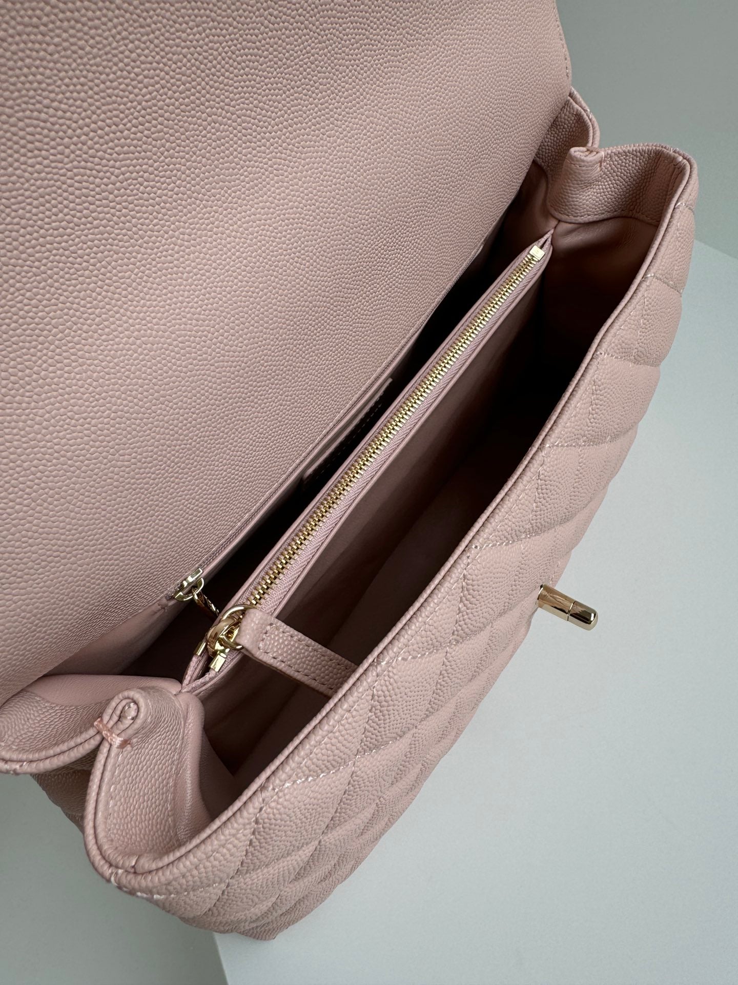 coco handle medium 29cm pink beige quilted caviar leather gold hardware