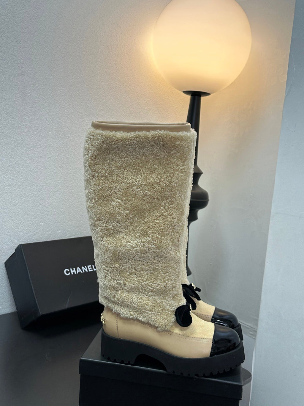 CC Coco Neige 2025/26 High Boots Beige Shearling Lambskin Patent Leather 529338