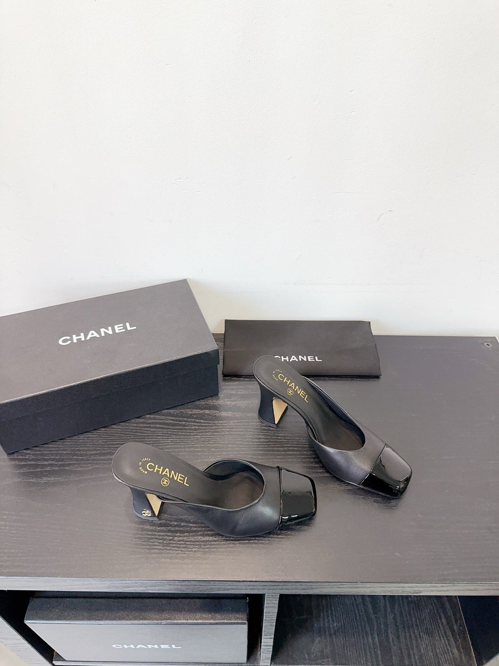 CC 26s Half-Slip Black Patent Leather 596642