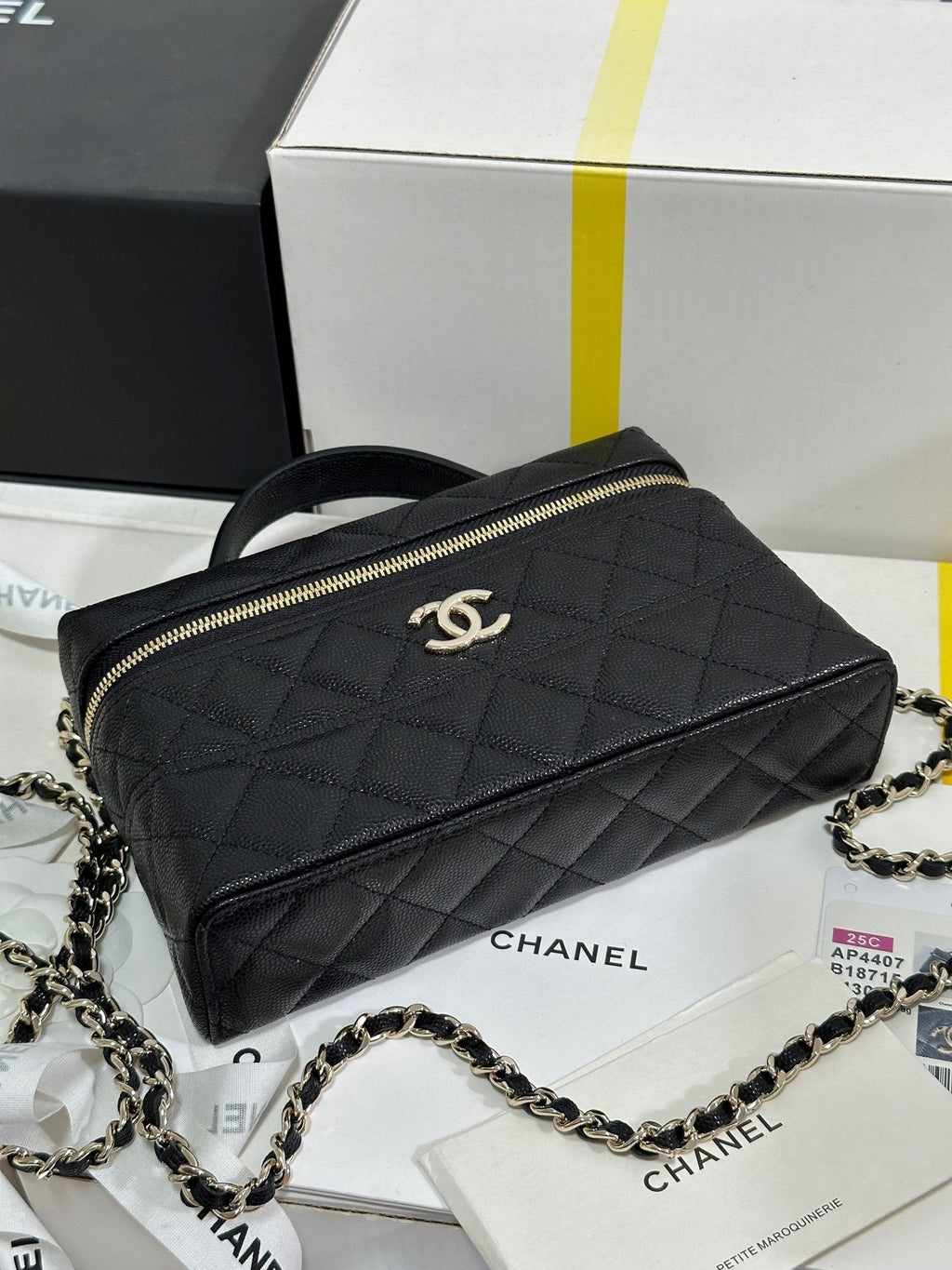CC 25C Vanity Case 19.5cm Black Calfskin Light Gold Hardware 243640