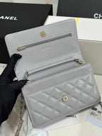 CC 25P Wallet On Chain 19cm Light Gray Cowhide Heart Rhinestone 243598