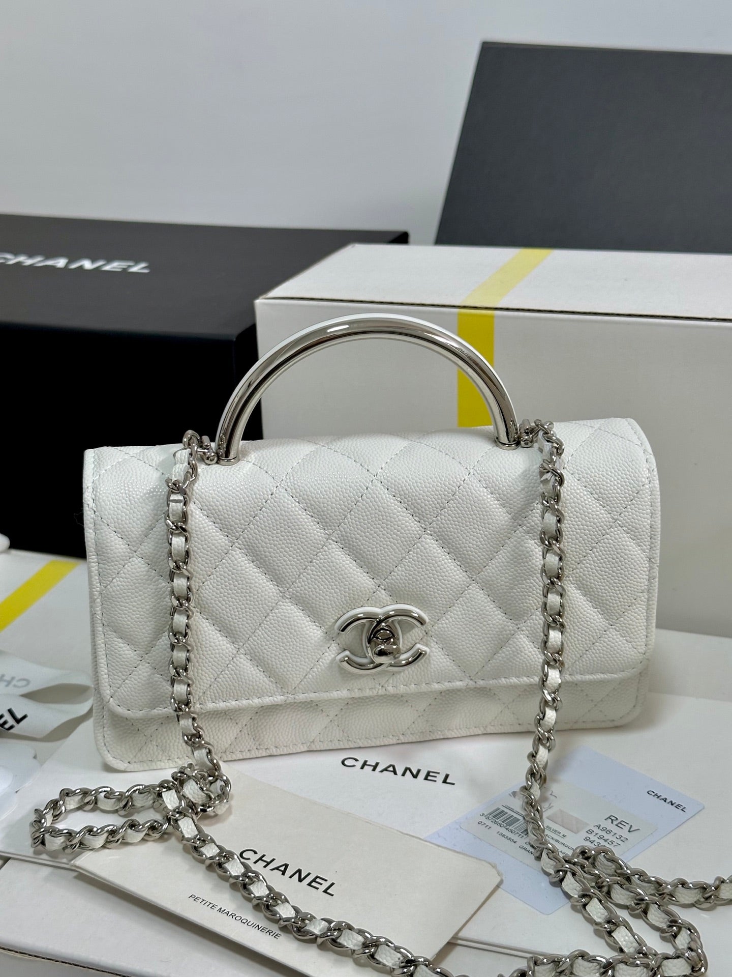 CC 25P Wallet Woc Handle 17cm White Leather Silver Hardware 243442