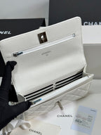 CC 25P Wallet Woc Handle 19cm White Leather Silver Hardware 243451